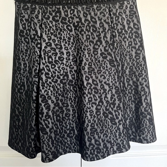 ALLY B. Elegant Black and Gray/Silver Leopard Print Dress Size 14 - Picture 3 of 6